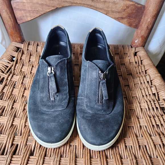 Womens Black Suede Slip-On Zip Front‎ Ecco Shoes 10 - Picture 1 of 9